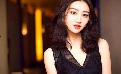 女明星景甜,璀璨星途，美丽绽放