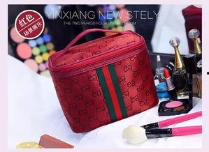 网红使用化妆包吗,化妆包里的秘密武器